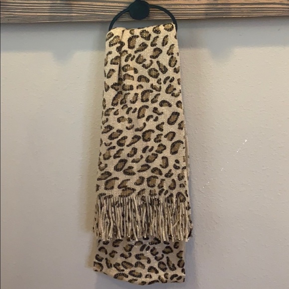 Accessories - Animal print scarf